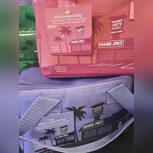 TRADER JOE's Mini Insulated Bag PINK‼️ - Picture 3 of 11